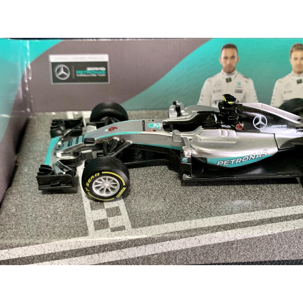 Mô hình xe đua F1 Mercedes AMG tỉ lệ 1:43