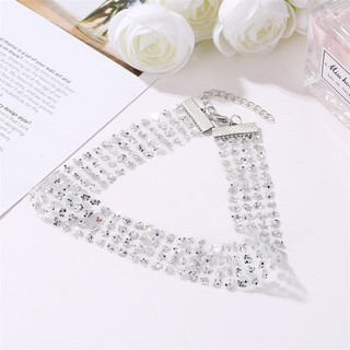 Vòng cổ choker cá tính.