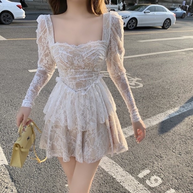 Đầm tiểu thư ren hoa xoè tầng tay dài sang chảnh