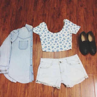 Áo croptop f21 