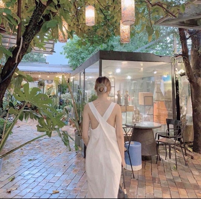 Đầm suông nữ Bingshop 2 dây đan chéo lưng màu trắng dáng dài form rộng | BigBuy360 - bigbuy360.vn