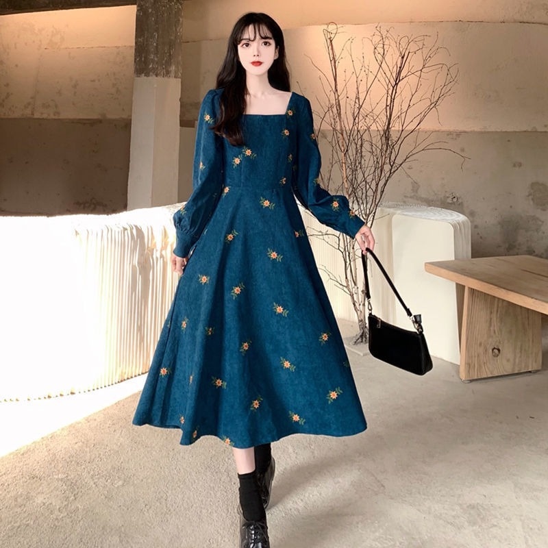 Đầm Nhung Dài Tay Cổ Vuông In Họa Tiết Xinh Xắn Theo Phong Cách Thu Đông