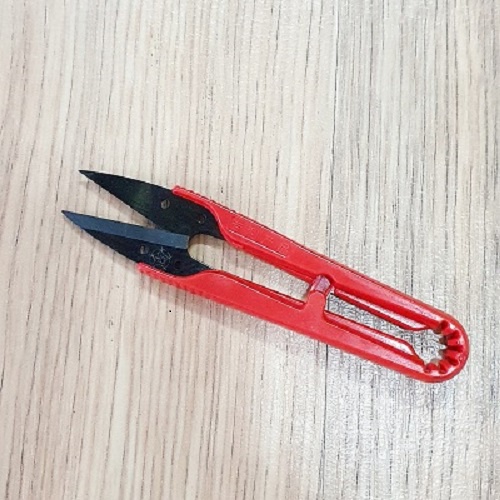 [HCM]Kéo Bấm Chỉ Cán Nhựa Màu Đỏ Lưỡi Thép Siêu Bén Bấm Nhẹ Chiều Dài 11Cm