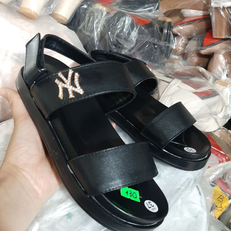 Sandal nữ quai dán siêu nhẹ mẫu mới nhất
