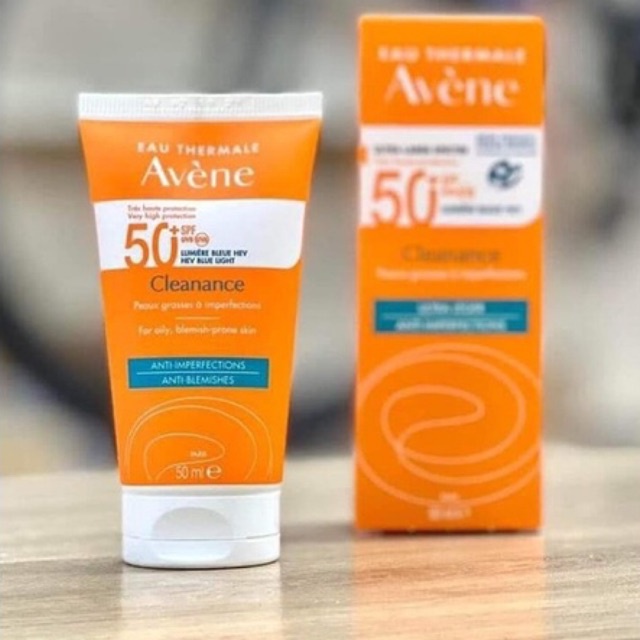 Kem Chống Nắng Avene Dry Touch Fluide /Avene Mattifying Cleanance SPF50+