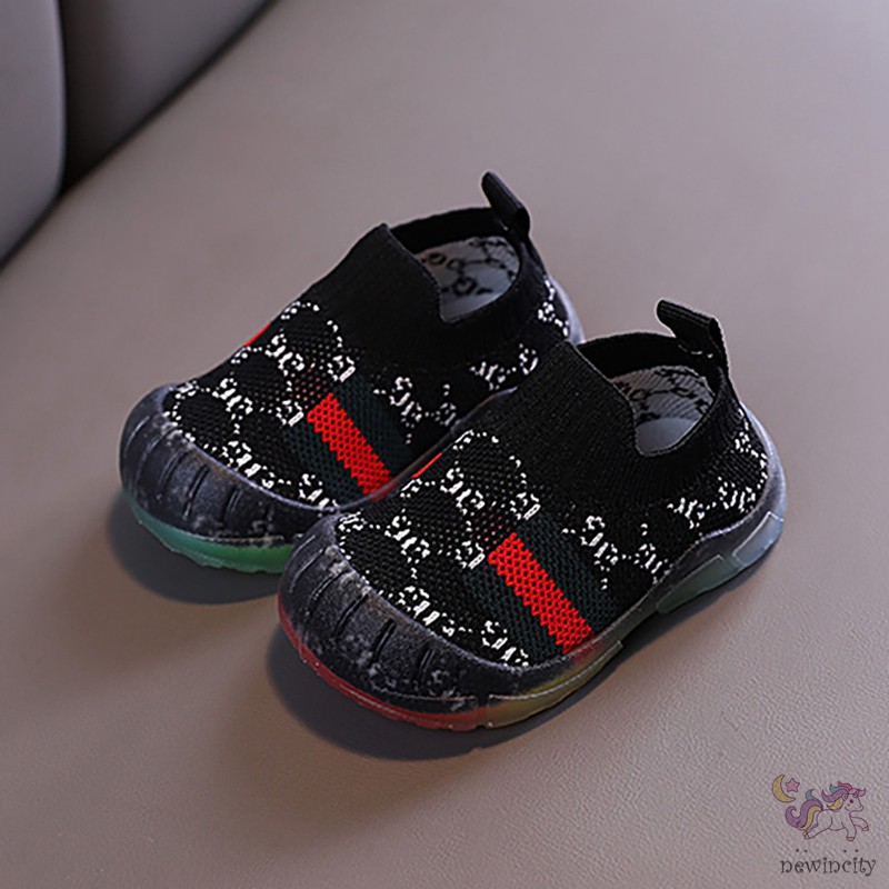 Giày thể thao dệt vải thiết kế cho trẻ em xinh xắn