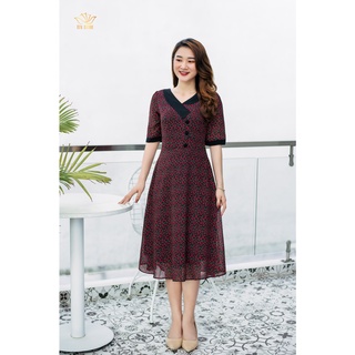 Đầm xoè trung niên TTV Store hoa nhí thiết kế cổ lá sen kết nút màu đen hoa TTV998