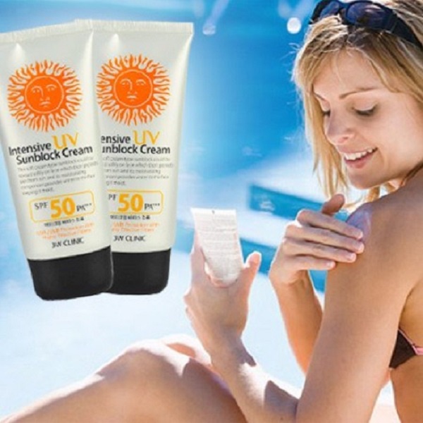 Kem chống nắng giúp bảo vệ da tối ưu 3W Clinic UV Sunblock Cream SPF 50+ PA+++ 70 ml