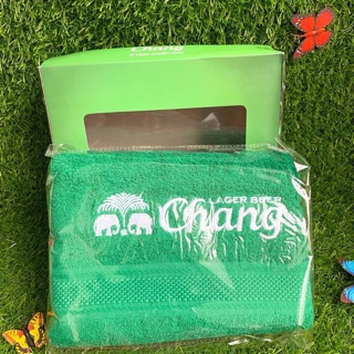 Khăn xanh lá đậm hàng km của bia Chang