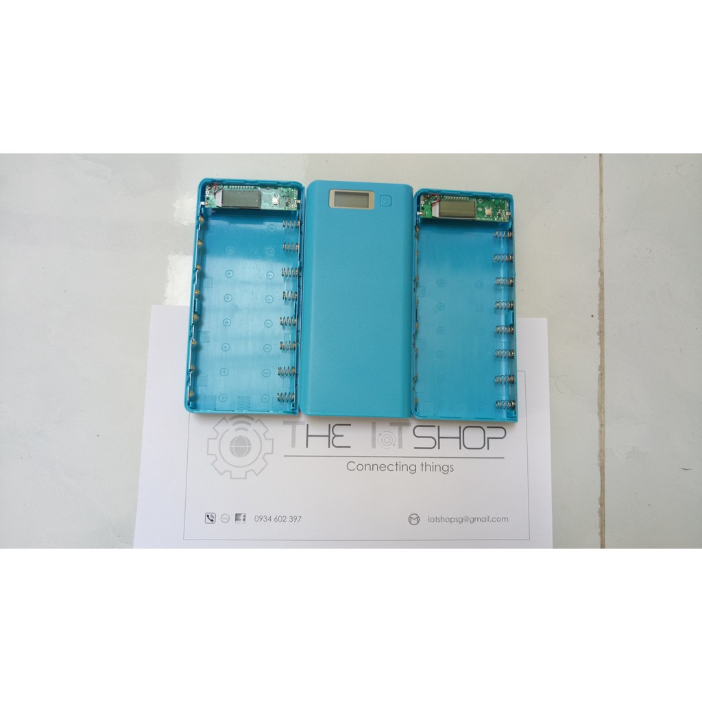Box Sạc Dự Phòng 8 Cell 18650 có lò xo không kèm pin Màn LCD