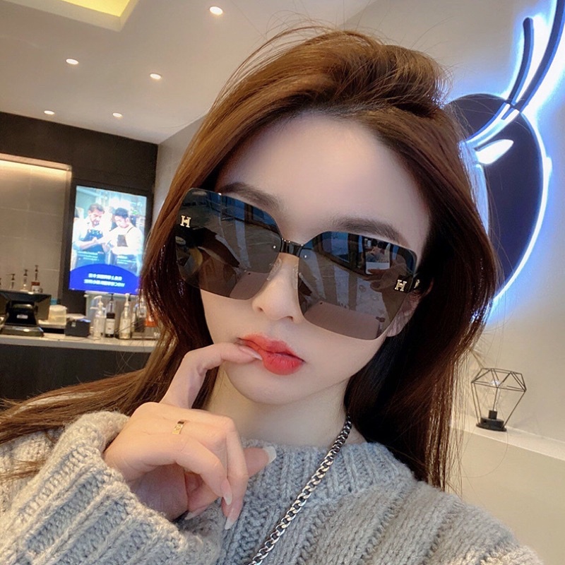 Kính mắt nội địa chữ H/K2835 | BigBuy360 - bigbuy360.vn