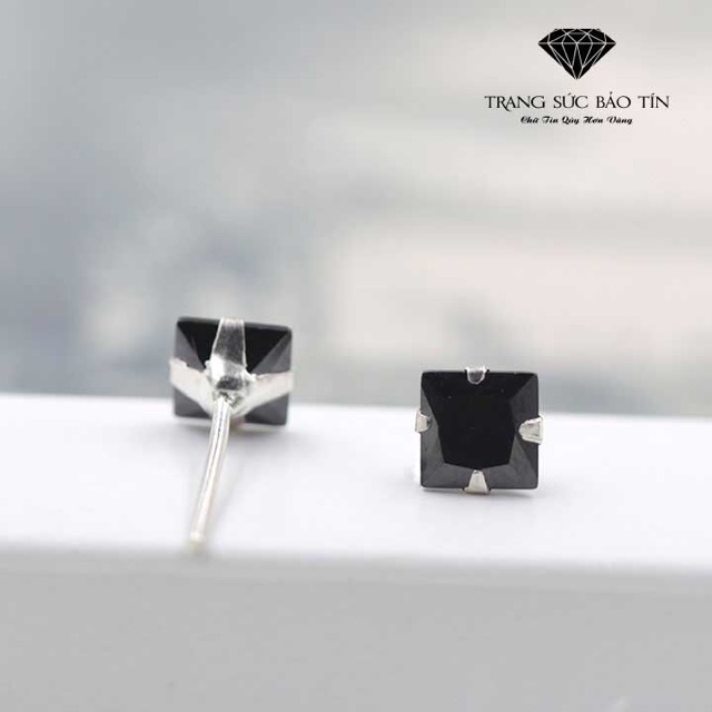 KHUYÊN TAI NỤ ĐÁ VUÔNG - KHUYÊN TAI BẠC TA