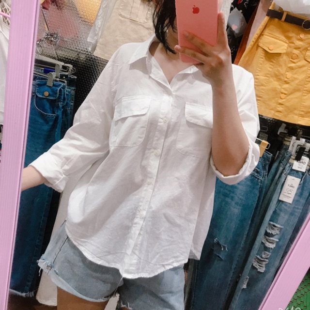 👉🏻 Áo sơ mi trắng phom đơn giản mà lên dáng cực đẹp. Freesize