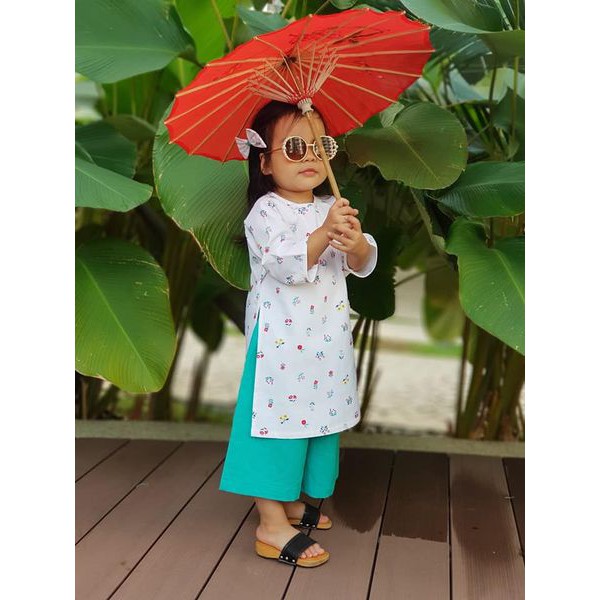 Áo Dài Trẻ Em Linen Trắng Hoa Đỏ Phối Xanh Ngọc