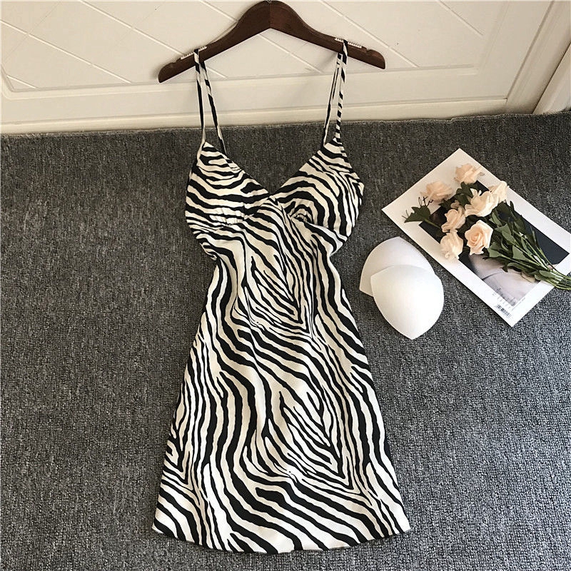 Đầm Ngủ Hai Dây Họa Tiết Ngựa Vằn Quyến Rũ Cho Nữ