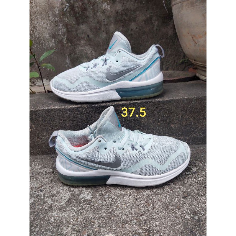 Giày nike size trên ảnh real 2hand