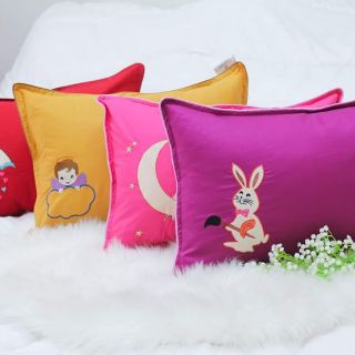Gối trẻ em chính hãng Happiness