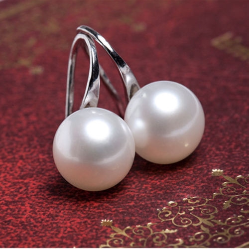 Elegant Round Pearl Earring / Drop Earrings for Women / Fashion Stud Earrings For Wedding Party