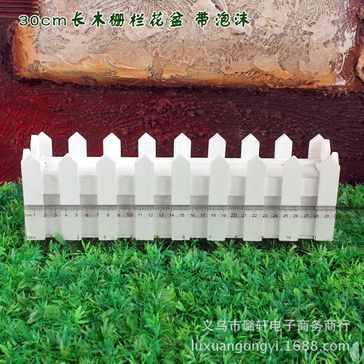 Hàng Rào Gỗ Dài 30cm Kèm Mút Dùng Để Cắm Hoa Trang Trí
