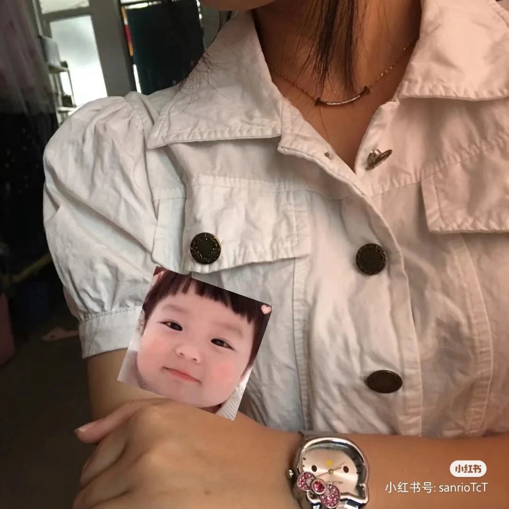 Đồng Hồ Đeo Tay Xiaohongshu Hình Hello Kitty Đính Đá Xinh Xắn