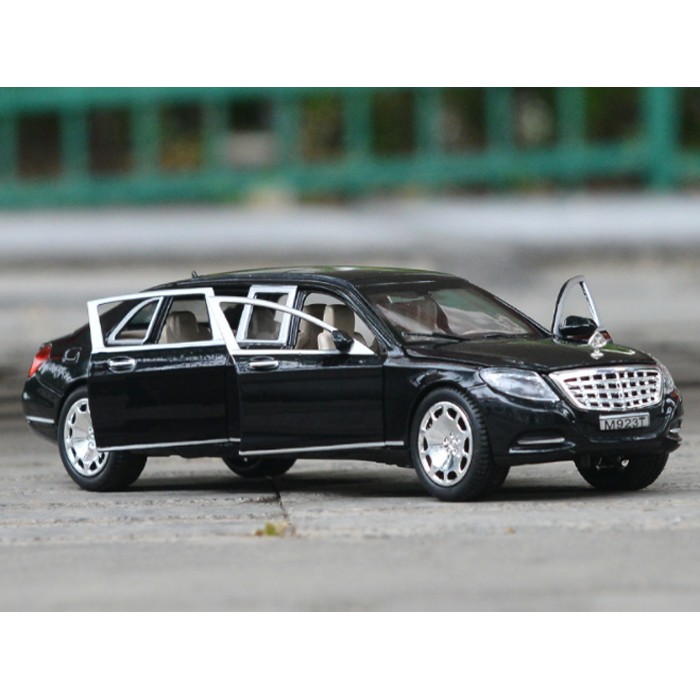 Xe mô hình Maybach S600 Pullman TẶNG KÈM BIỂN SỐ tỉ lệ 1:24 hãng XLG