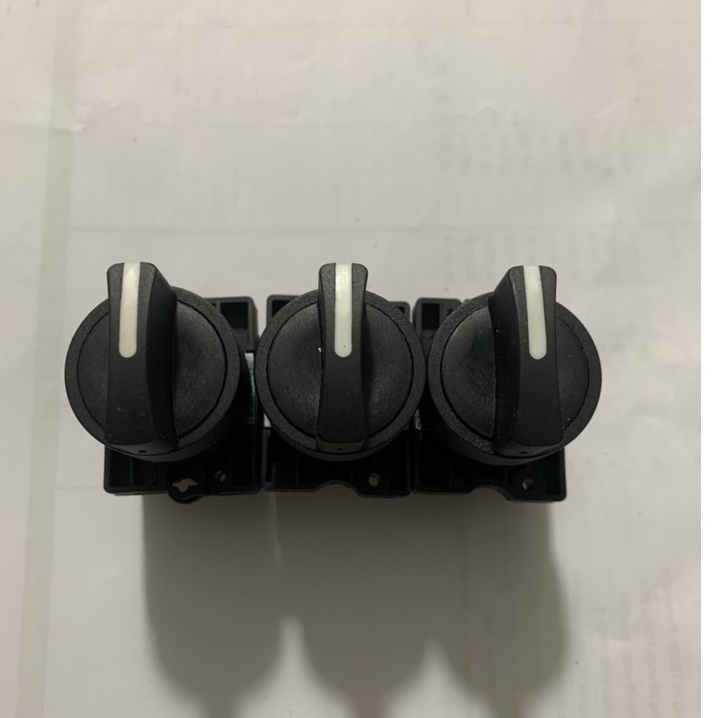 Chuyển mạch 3 vị trí nhựa EKPB2-ED33 (CHANA)