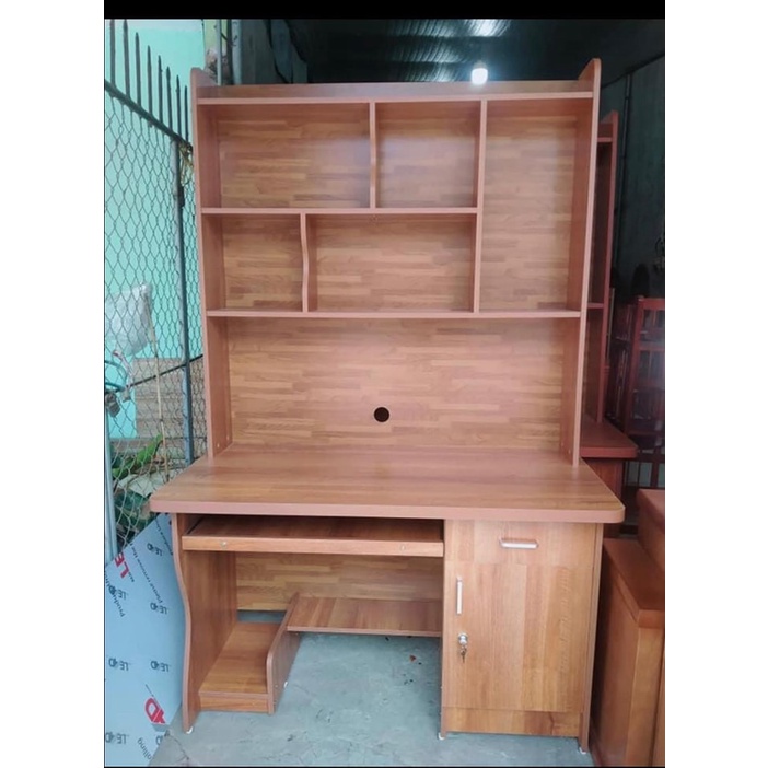 Bàn học có kèm kệ sách