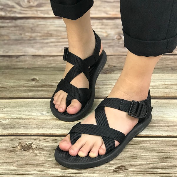 [Sale Tết 2022] Giày Sandal Couple Nam Nữ - ZR117B Đỏ đô phối đen