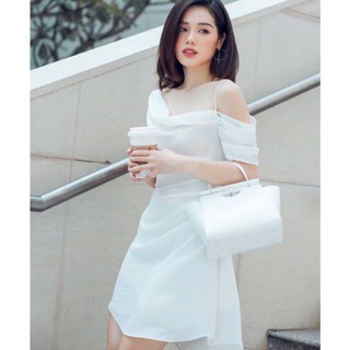 💗 đầm trắng 1 dây trễ vai cổ đỗ 💗