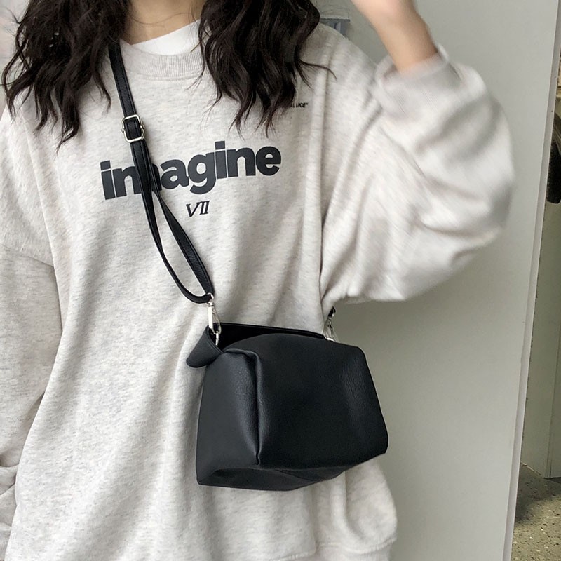 Túi đeo chéo kiểu dáng thời trang phong cách Hàn Quốc cho nữ IELGY