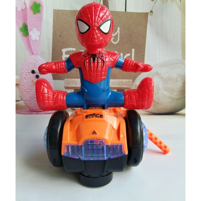 SIÊU NHÂN ĐI XE THĂNG BẰNG PHÁT NHẠC, PHÁT SÁNG.