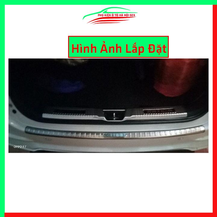 Ốp chống trầy cốp Suzuki Ertiga 2019-2023 inox sáng bóng