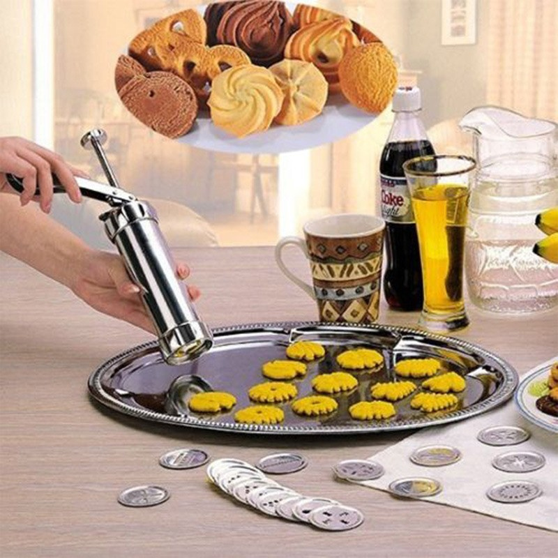 be❀  Cookie Press，Cookie Press Gun Kit, DIY Biscuit maker and Churro Maker with 20 Decorative Stencil Discs and 4 Icing Tips for Funny Kitchen