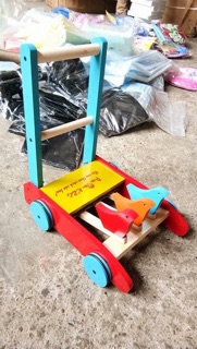 xe gỗ tập đi