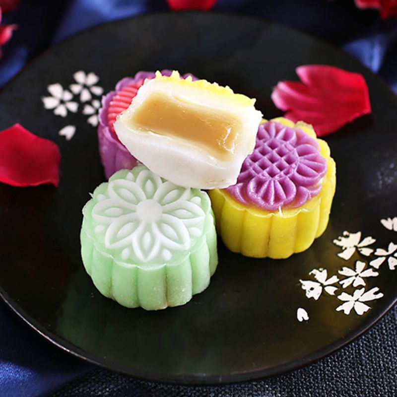 Bộ dụng cụ trang trí bánh trung thu gồm dụng cụ nhấn và 6 khuôn dập nổi họa tiết bông hoa 3D phù hợp cho bánh cỡ 50g