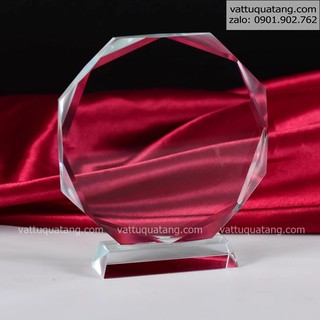 [HCM] Cúp pha lê cao cấp, kỷ niệm chương pha lê in hình in logo công ty lưu niệm. Phôi pha lê bát giác 15cm