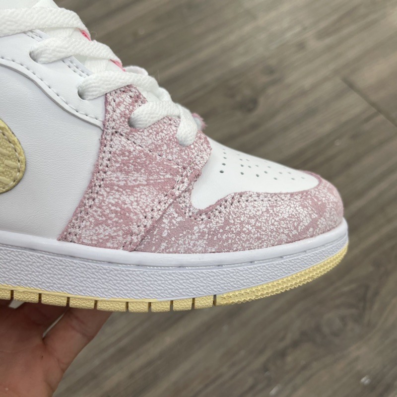 Giày Thể Thao Nữ Cổ Thấp Giày Nike Air Jordan 1 JD1 Low Hồng Vảy Sơn Full Box Bill | BigBuy360 - bigbuy360.vn