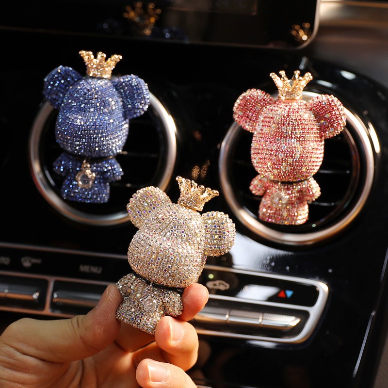 Cài cửa gió điều hòa ô tô - Gấu Bearbrick đính đá sáp thơm - Phụ Kiện Trang Trí Ô Tô