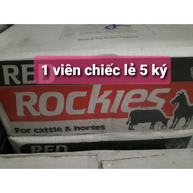 1 cục đá liếm 5 ký. đá liếm cho bò, dê, cừu,...