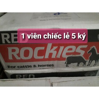 1 cục đá liếm 5 ký. đá liếm cho bò, dê, cừu,...