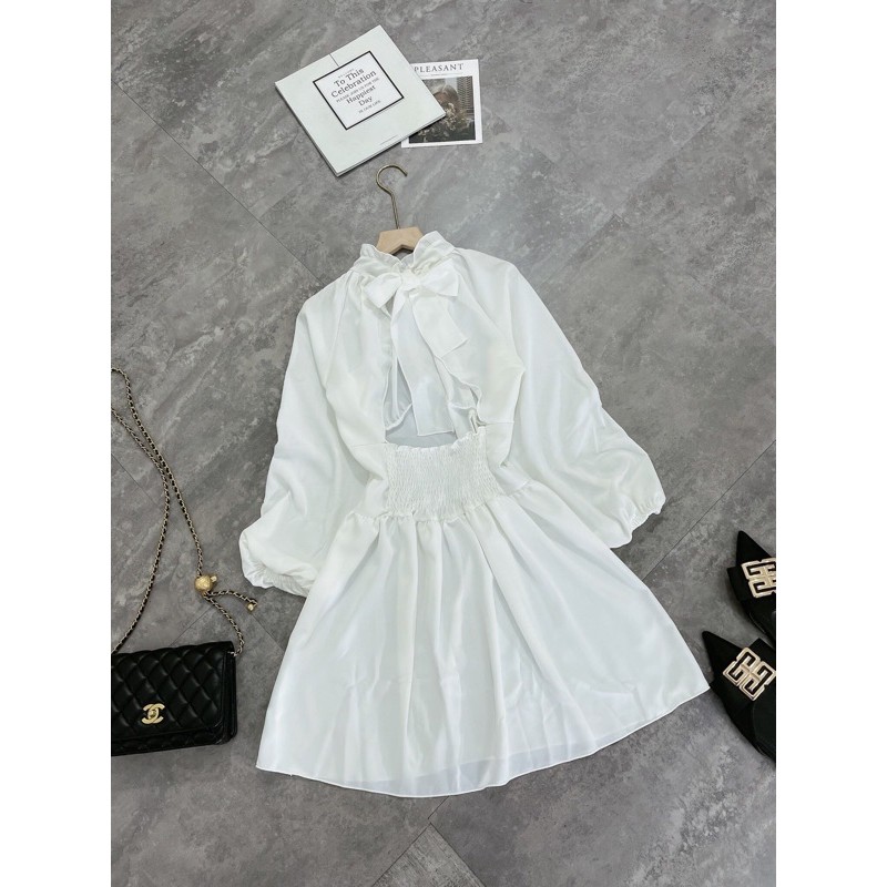VÁY TRẮNG CỔ BÈO DÁNG XOÈ