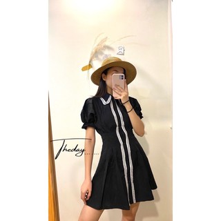 Váy ren siết eo