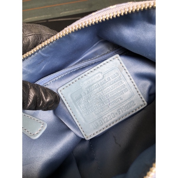 Túi chuẩn si .túi qua sử dụng. khách vui lòng xem hình nếu muốn biết thêm thông tin sản phẩm mời khách vô chat . Tkanks.