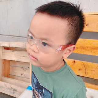 Mắt kính chống bụi cho bé