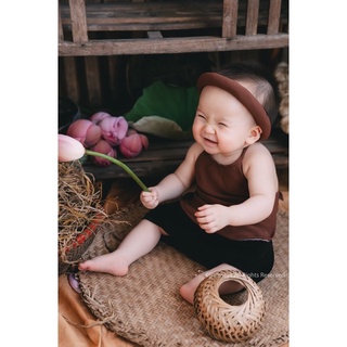 Yếm nâu chụp sen cho bé 8-14kg chất lanh đẹp