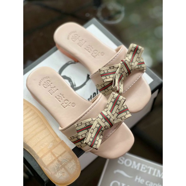 Dép lê nơ kẻ da mềm cho bé gái fom nhỏ