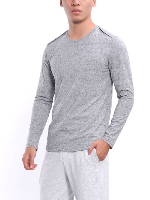 Áo thun nam dài tay Aristino ALT010W7 kiểu dáng ôm gọn, chất mềm mịn