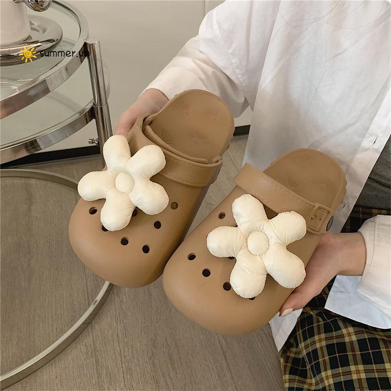 Dép Đi Biển Đục Lỗ Đế Mềm Bằng eva Chống Trượt Dễ Phối Đồ Thời Trang Mùa Hè Cho Cặp Đôi