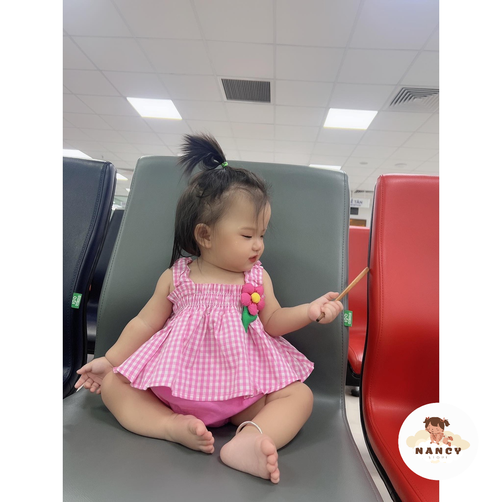 Đồ sơ sinh bé gái, váy bé gái mùa hè 0-12 tháng màu hồng họa tiết kẻ caro đính hoa cho bé gái từ 5-13kg - NANCY STORE