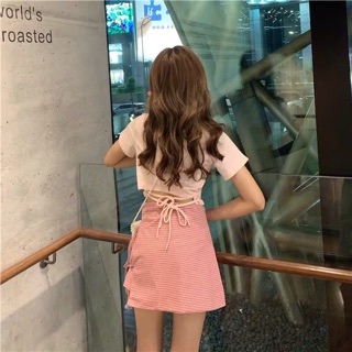 Set áo croptop-chân váy hồng